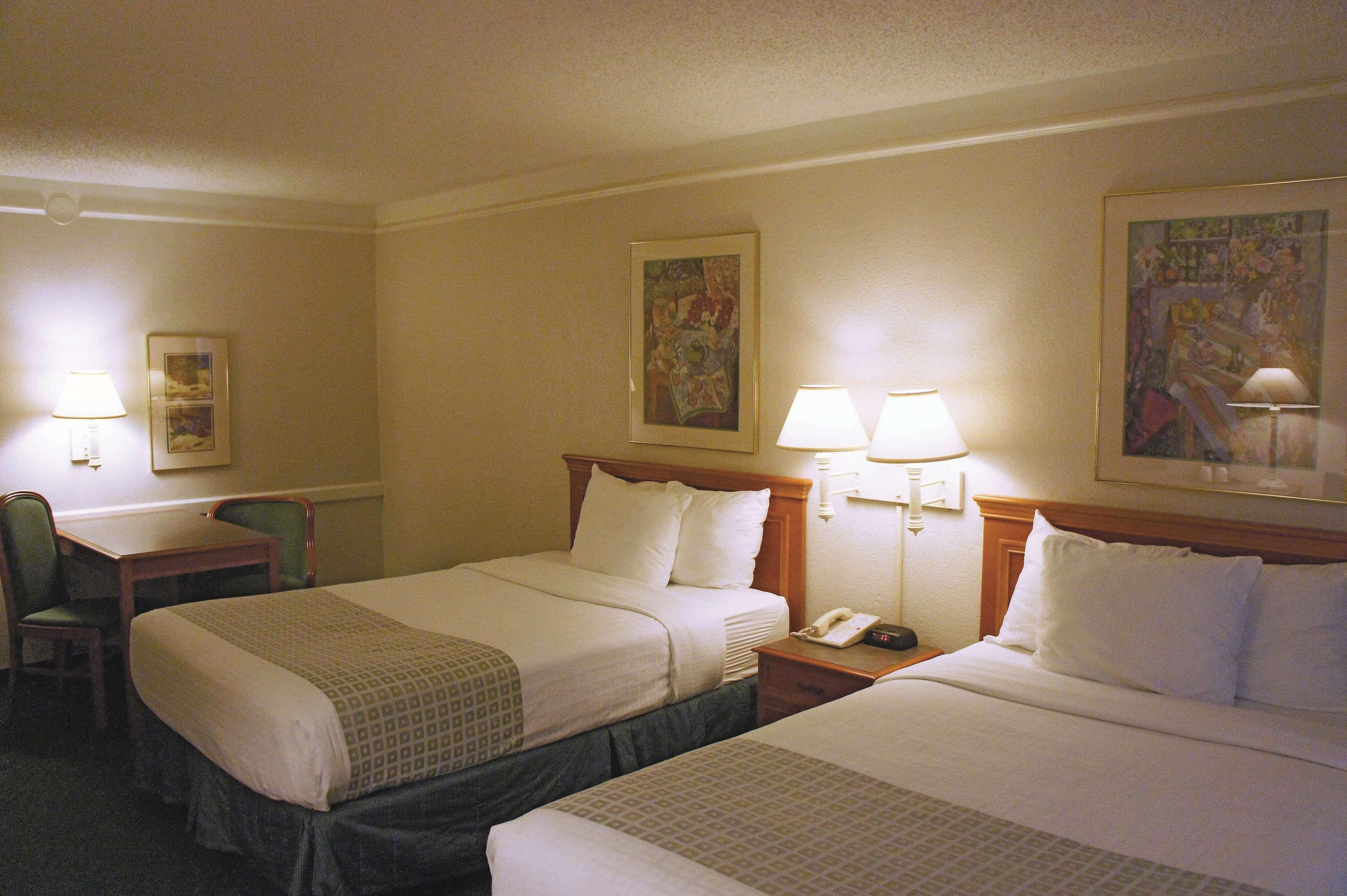 La Quinta Inn By Wyndham Farmington Exterior photo